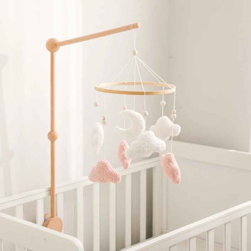 Mobile pour Bébé suspendu WoodenCribBell Nuages