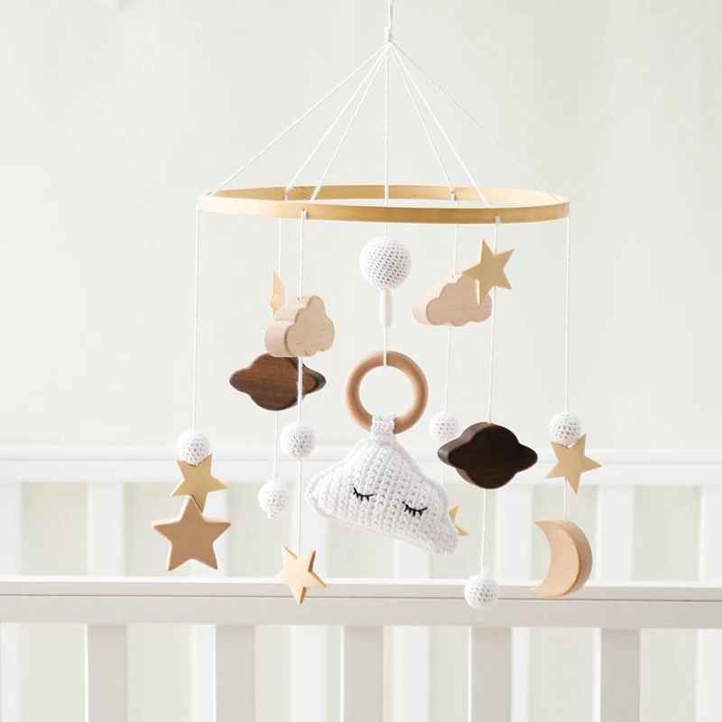 Mobile bébé nuage tricoté Bois et Laine Éveil Artisanal