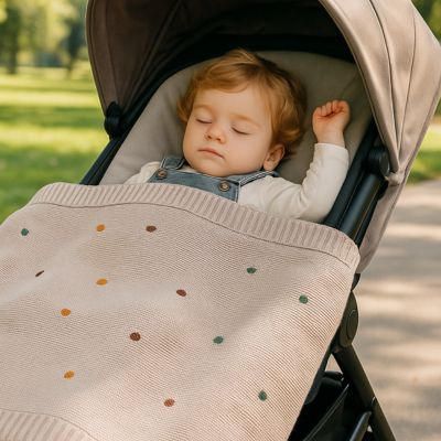 Couverture bébé tricote douce sommeil paisible poussette Nid Tricote