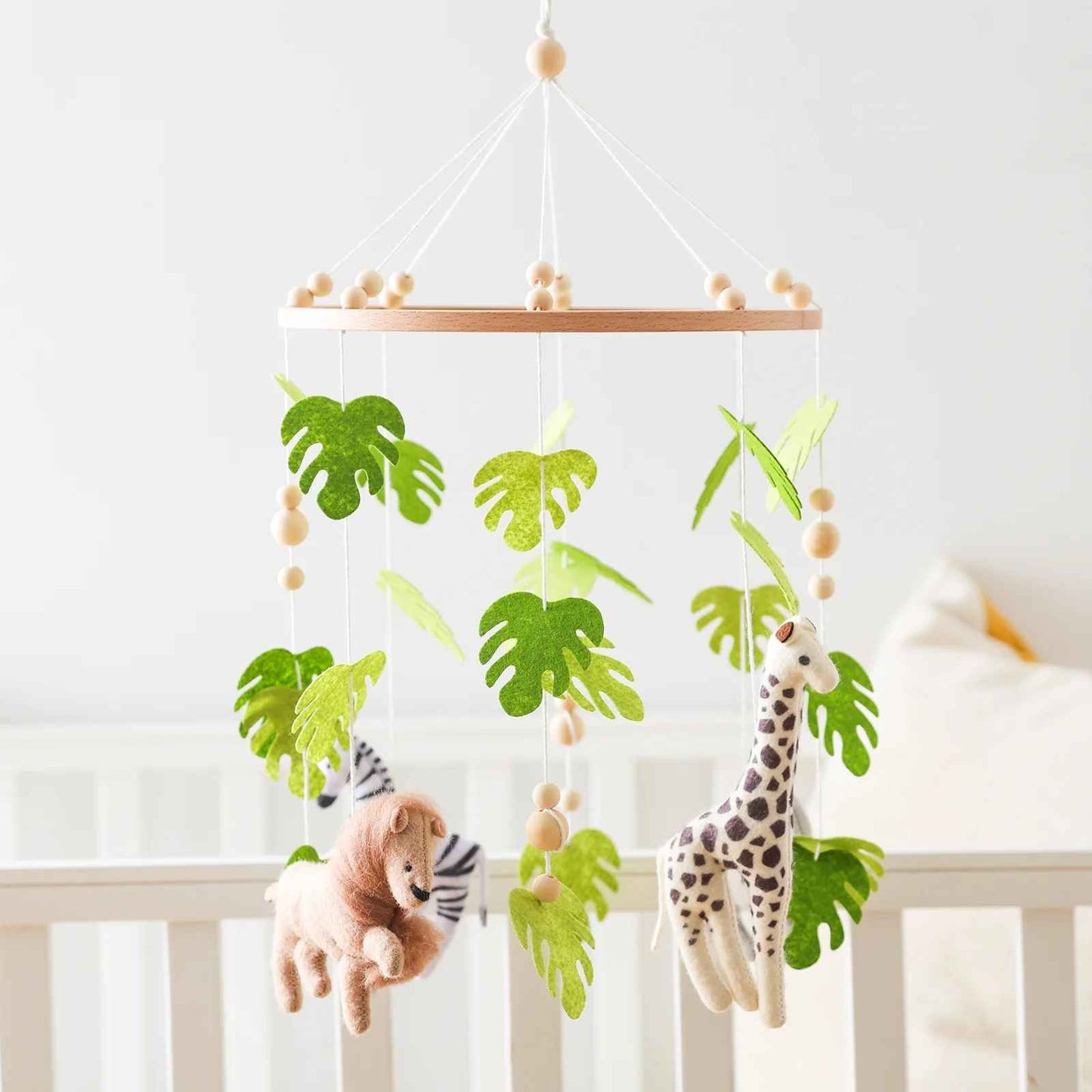mobile musicale bebe rassurant stimulant Berceuse Safari