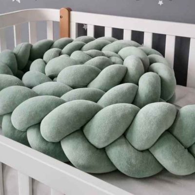 Tresse de lit bébé douce détail doudélia